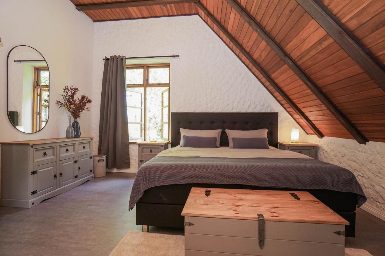 Ruhe Unter Reet-Haus Mit Sauna, Whirlpool Und Kamin Gnarrenburg Екстериор снимка