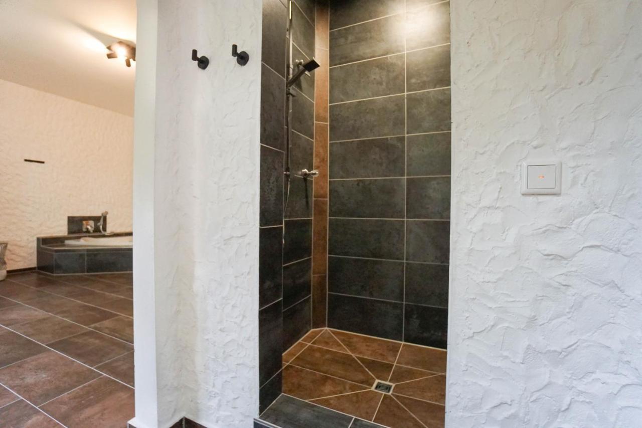 Ruhe Unter Reet-Haus Mit Sauna, Whirlpool Und Kamin Gnarrenburg Екстериор снимка