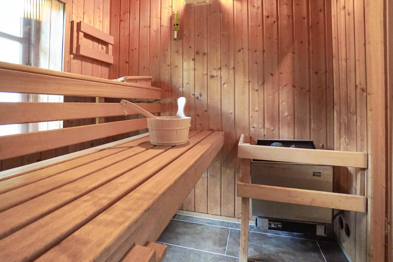 Ruhe Unter Reet-Haus Mit Sauna, Whirlpool Und Kamin Gnarrenburg Екстериор снимка
